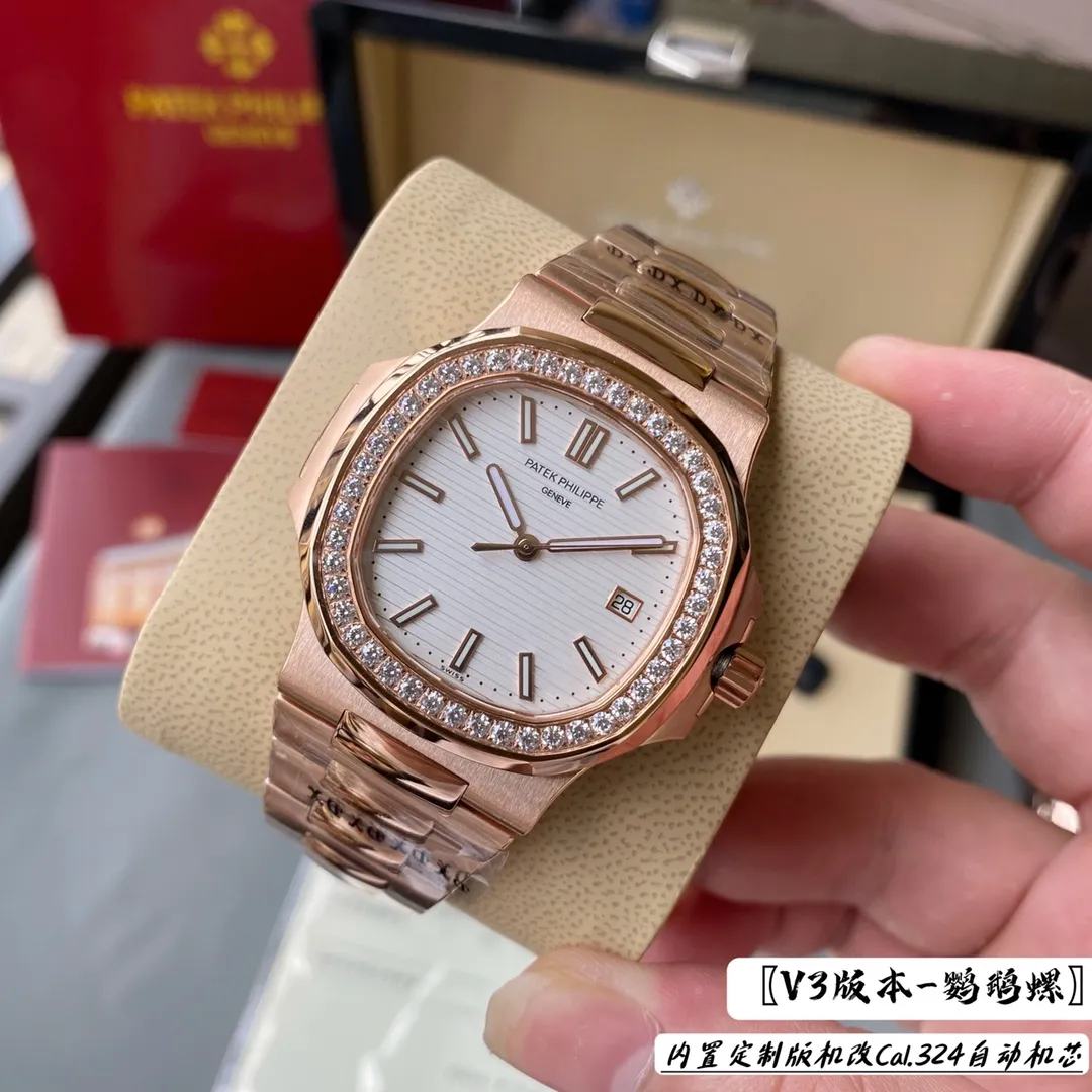 【High-end replica】💰1300! 【Top Replica】💰Private chat! Patek Philippe-Nautilus Ref.5711 has arrived, the best detoxification solution on the Internet! Details: 1⃣️With customized version of Cal.324 automatic movement. 2⃣️316L customized ergonomic watch strap! The case has a clear steel stamp 3⃣️The beads in the steel band are diamond-shaped, which is consistent with the genuine product. 4⃣️Diameter 40 mm. Wearing 5711/1A not only shows youthful vitality, but also exudes a strong sense of calmness from the inside out. It is a well-deserved "King of Steel Watches"! Welcome for your tasting!
